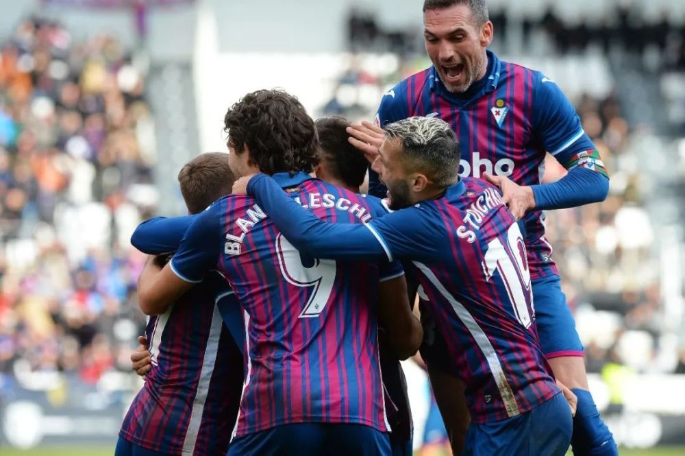 费利佩头球 费利佩头球