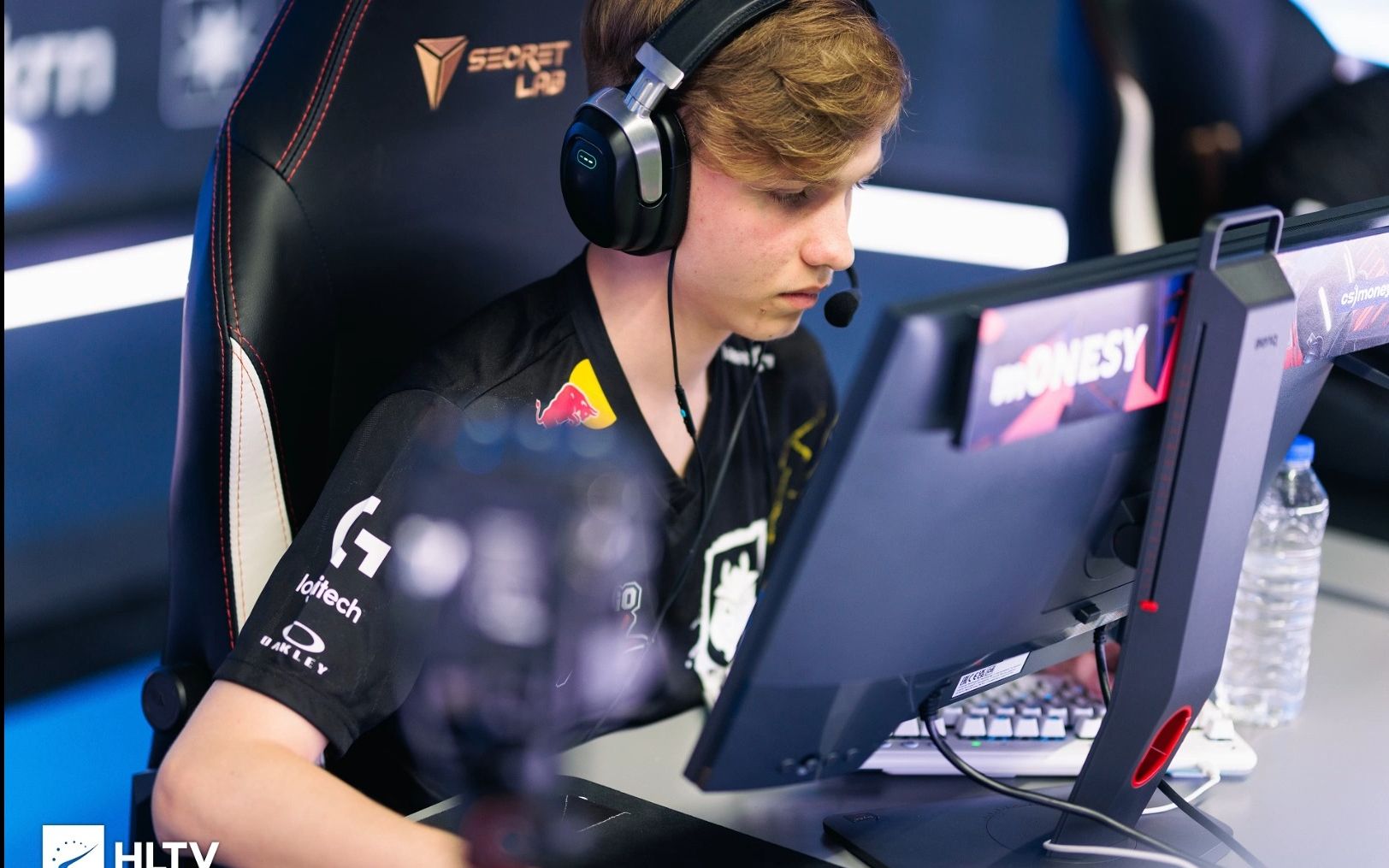 同时通过控 同时通过控