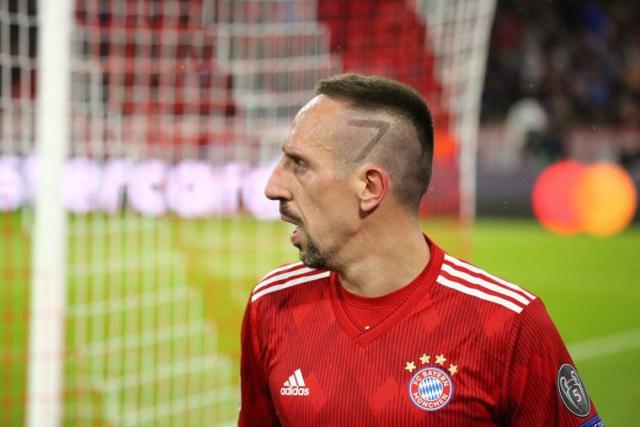 争相追逐的 争相追逐的